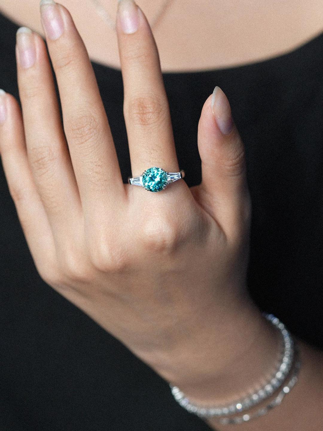 Gemstone_ Paraiba Hue YAG
