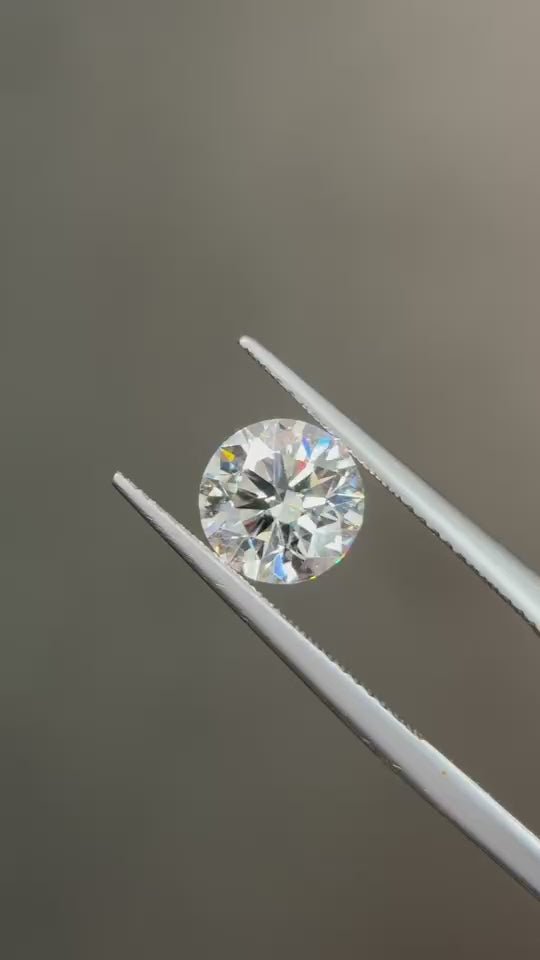 IGI 2.03 ct D VVS2 round lab-grown diamond — still from the actual diamond video
