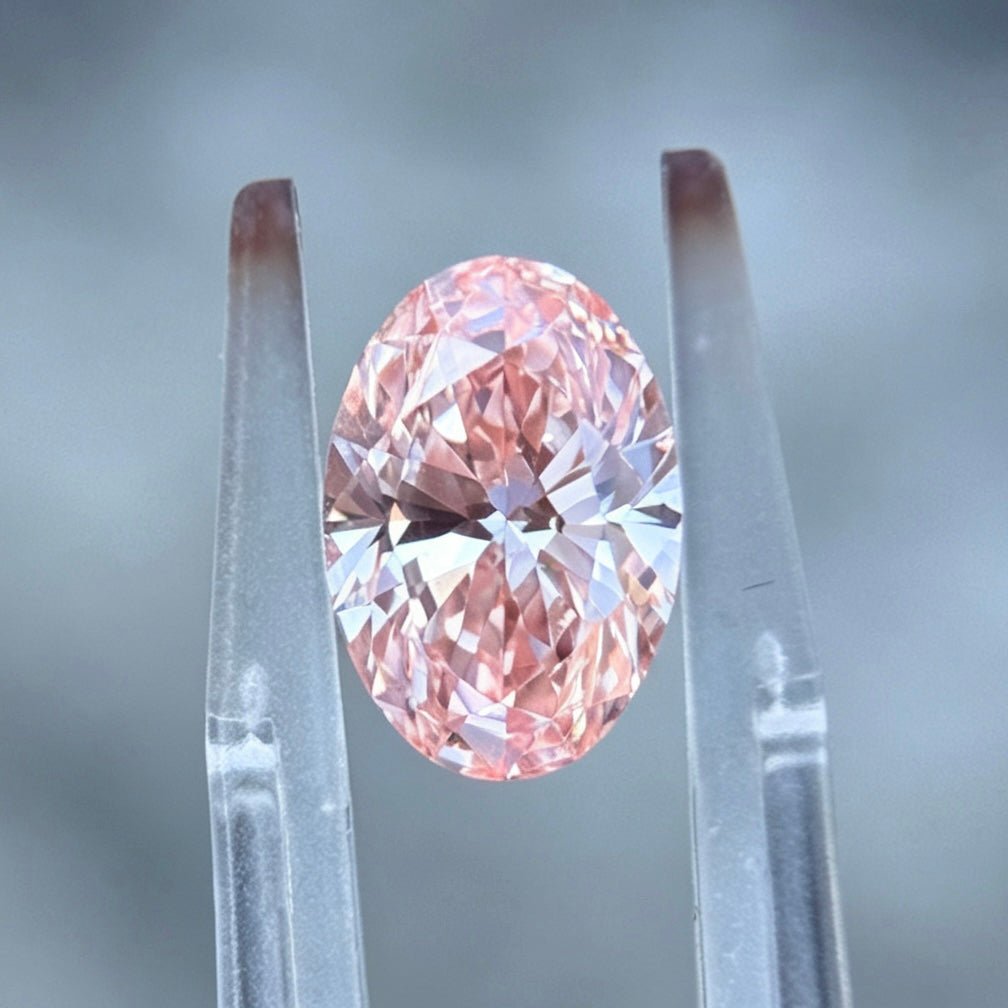 IGI  2.22 ct. Fancy Intense  Pink VVS2 Oval Lab Grown Diamond