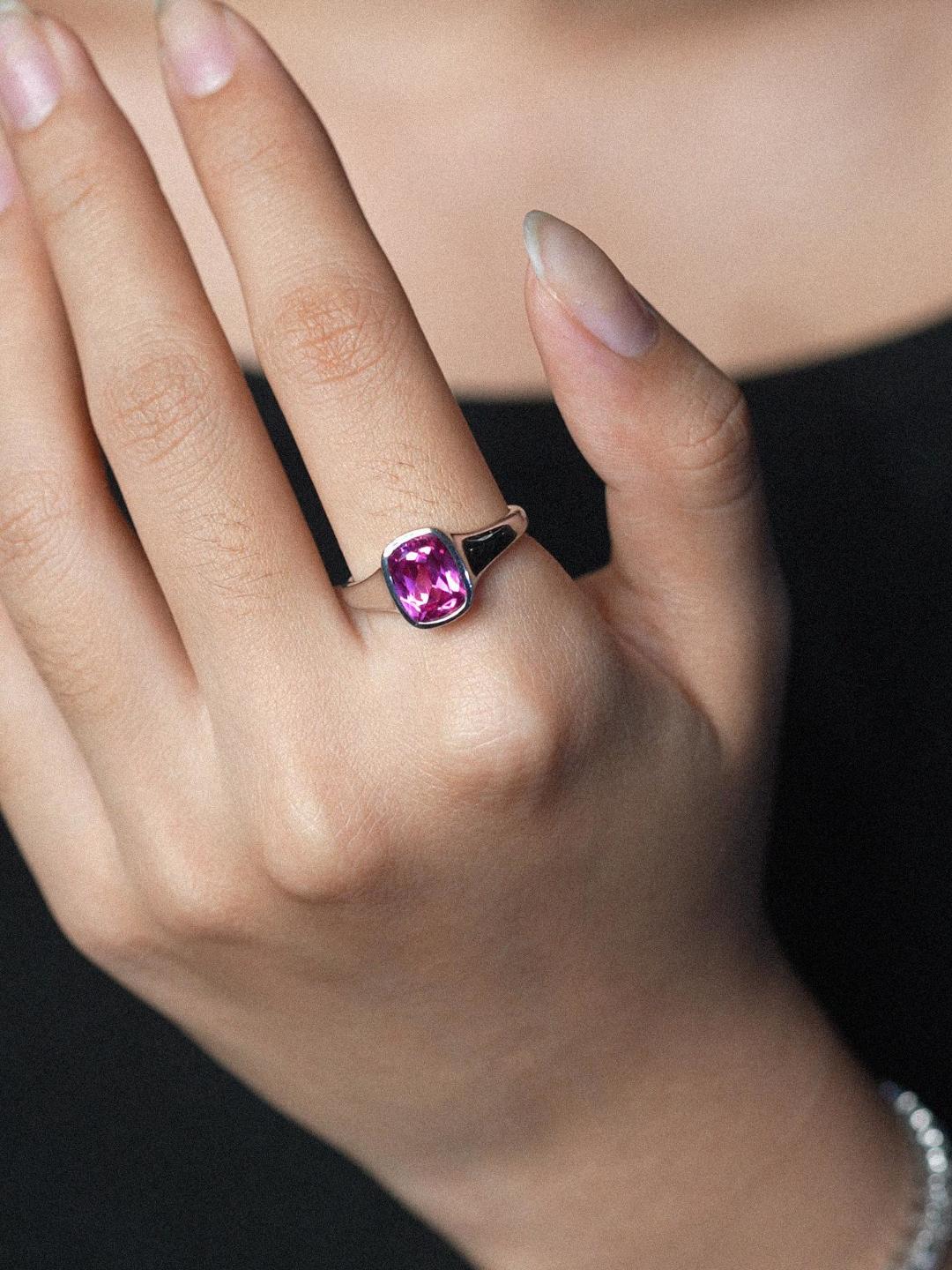 Gemstone_Hot Pink Sapphire